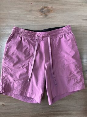 Lululemon Bowline Short 5” Men’s S Lavendar Haze